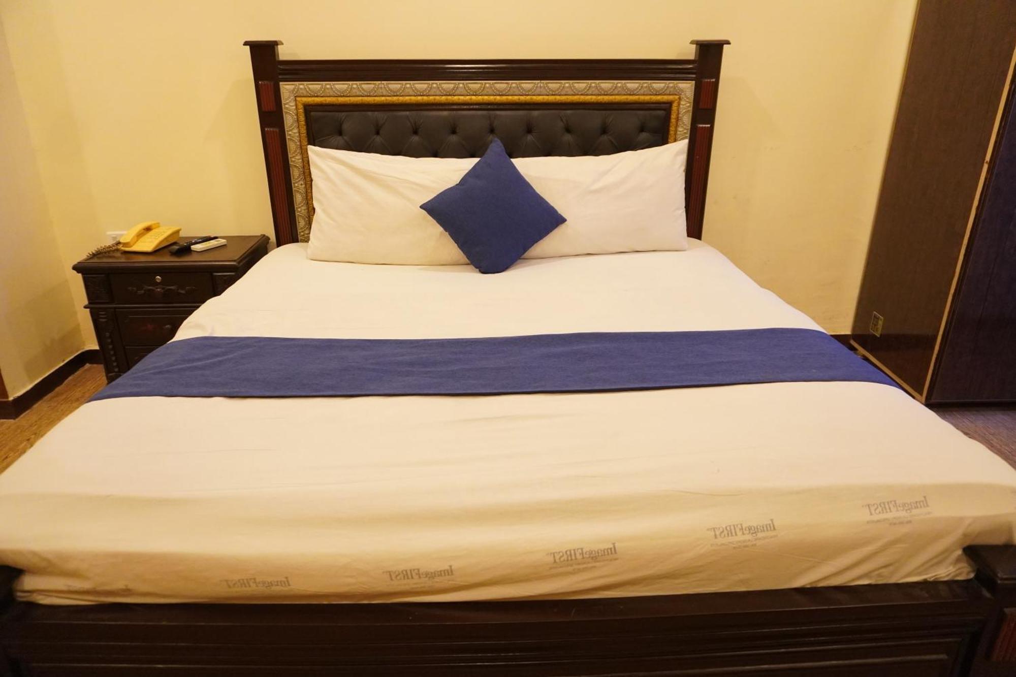 National Hotel Лахор Екстер'єр фото