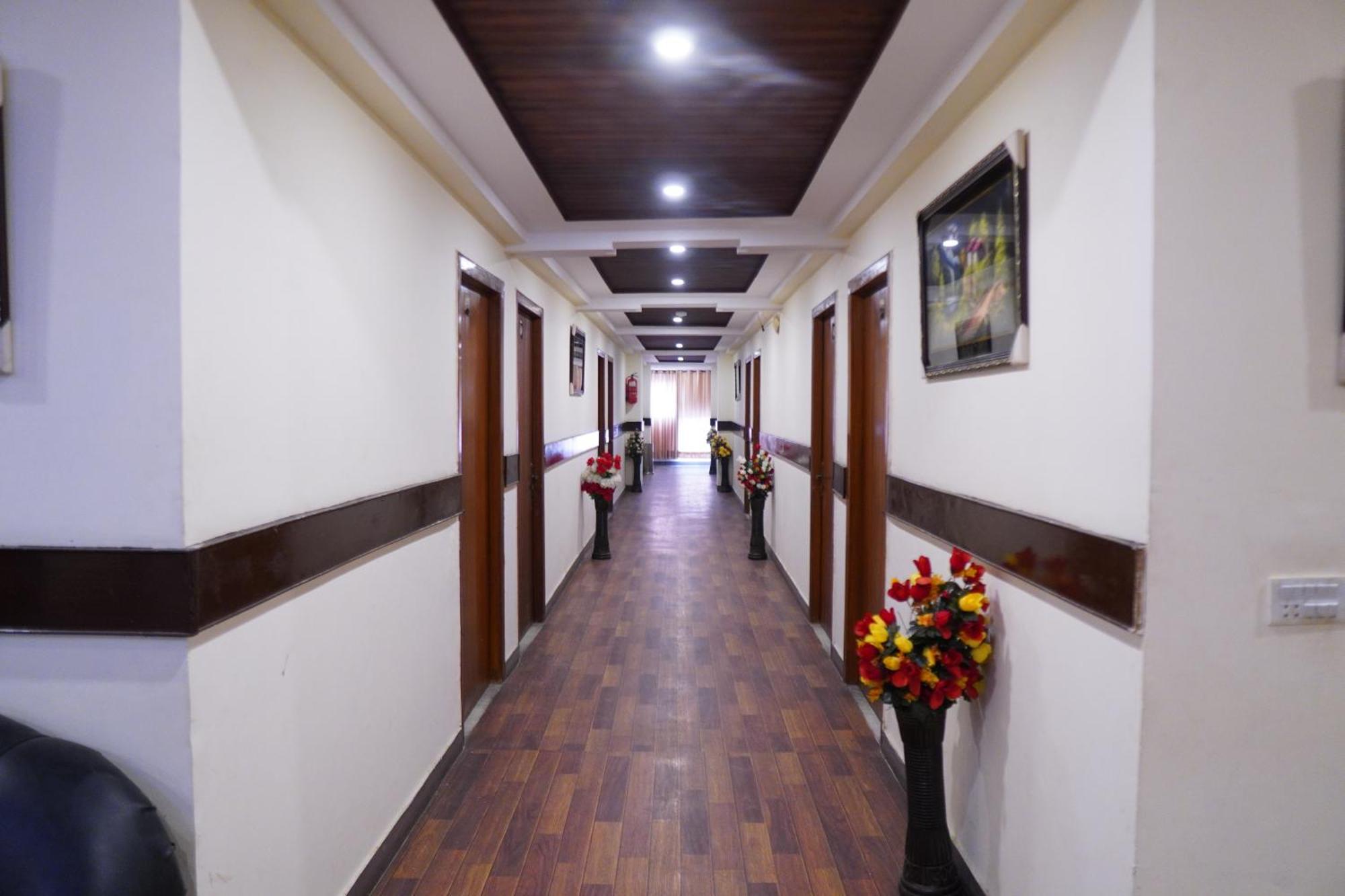National Hotel Лахор Екстер'єр фото